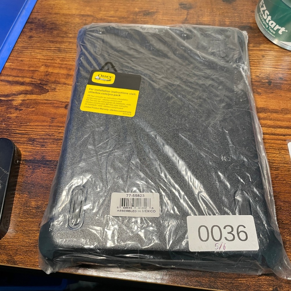 OtterBox Defender‎ iPad 5th 6th Gen Case Open Box Rugged Shockproof 77-55823
